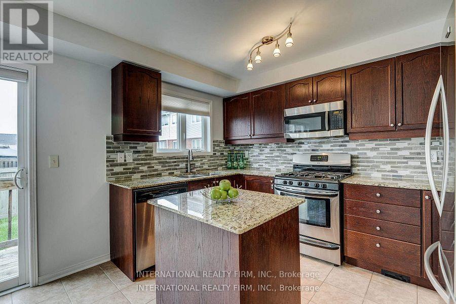 Photo 13 of 4881 Capri Crescent, Burlington ON
