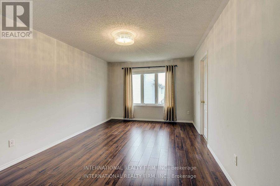 Photo 19 of 4881 Capri Crescent, Burlington ON