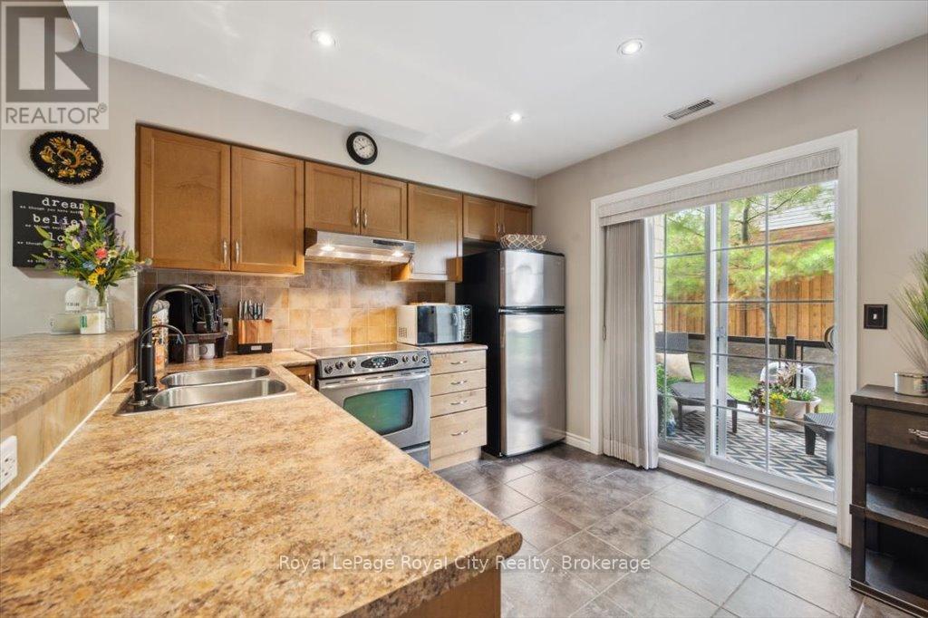Photo 14 of 108 308 Watson Parkway N, Guelph ON