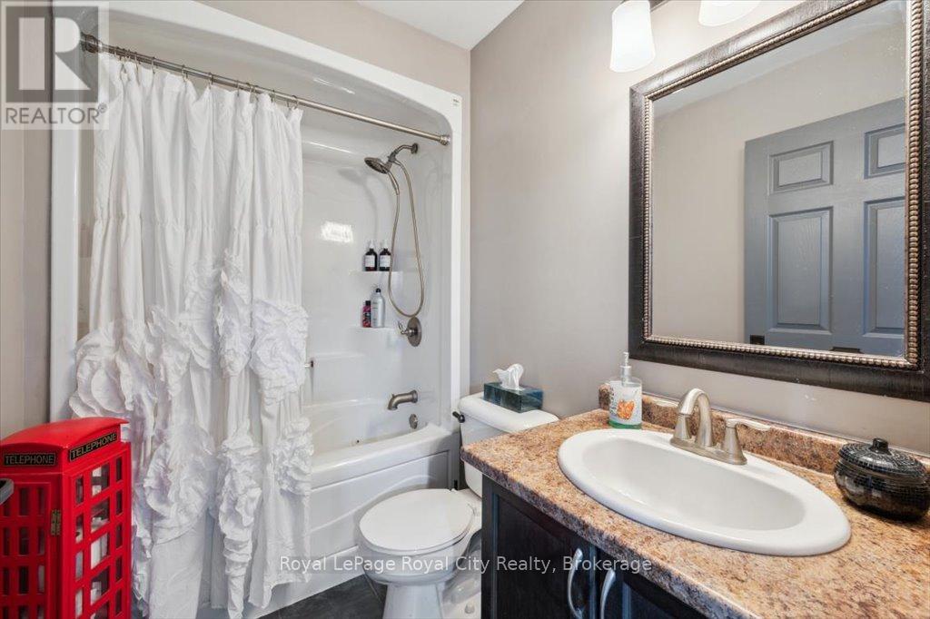 Photo 26 of 108 308 Watson Parkway N, Guelph ON