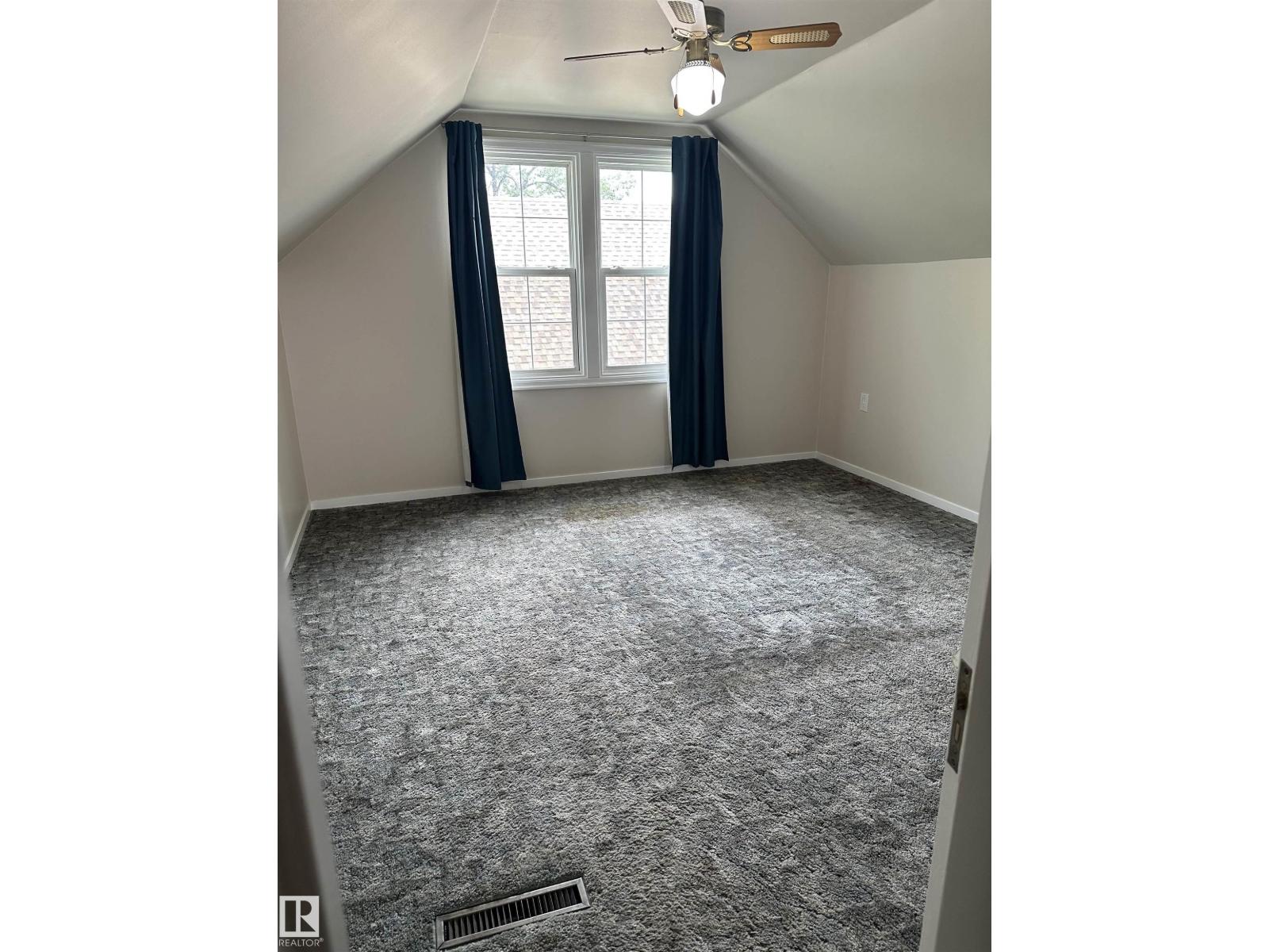 Photo 37 of 6359 105 A St Nw, Edmonton AB