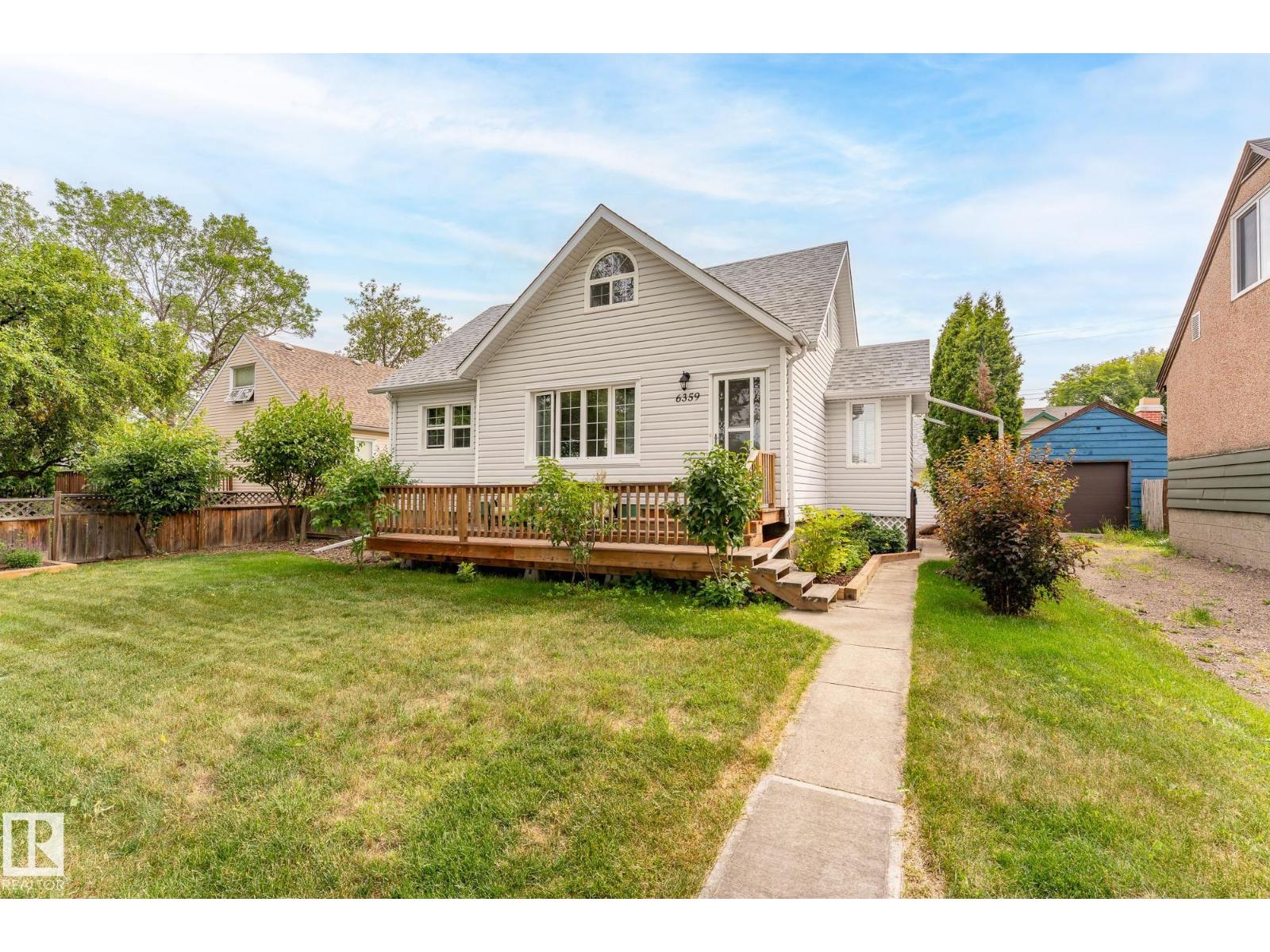 Photo 10 of 6359 105 A St Nw, Edmonton AB