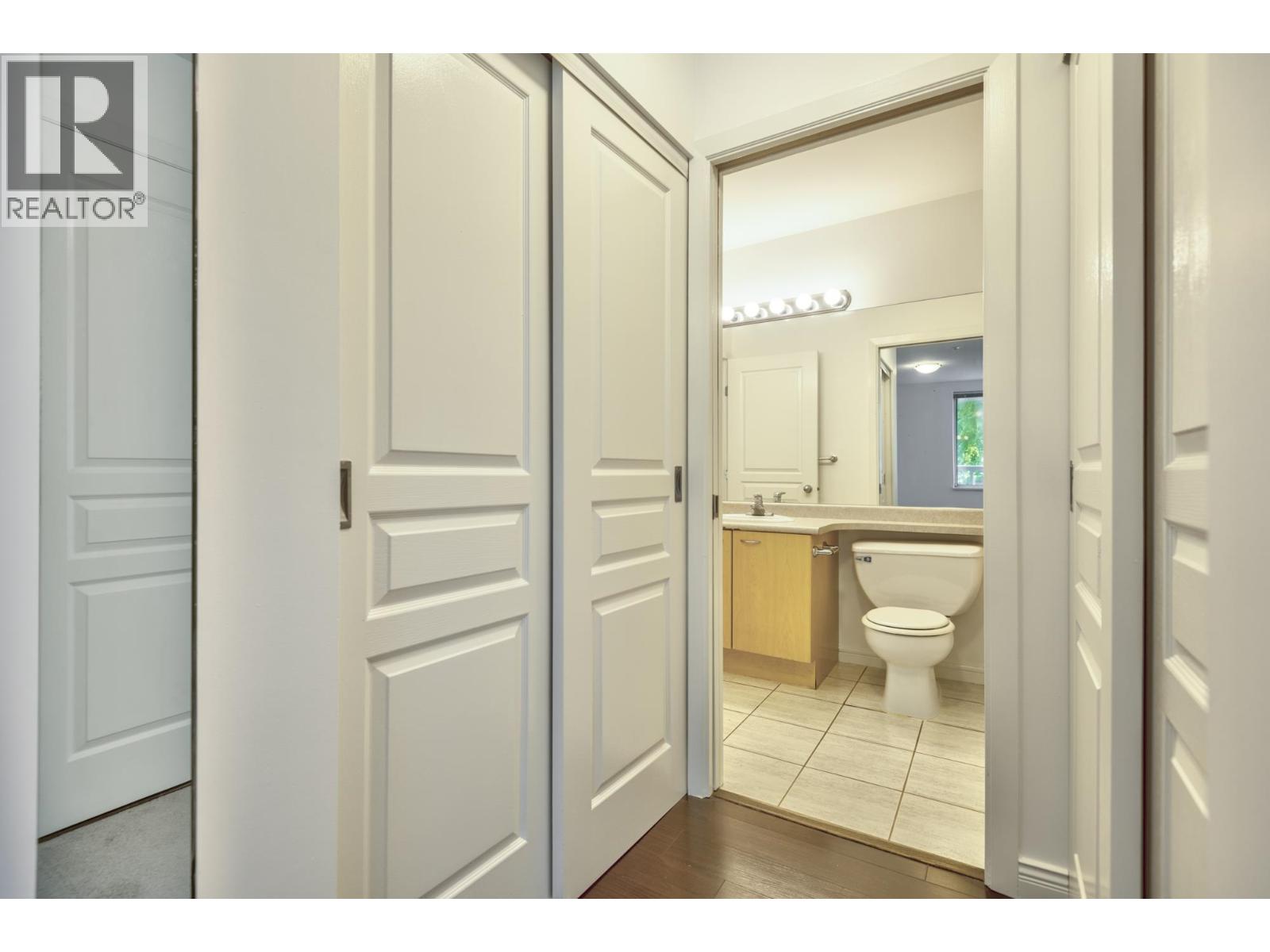 Photo 10 of 307 2288 Marstrand Avenue, Vancouver BC