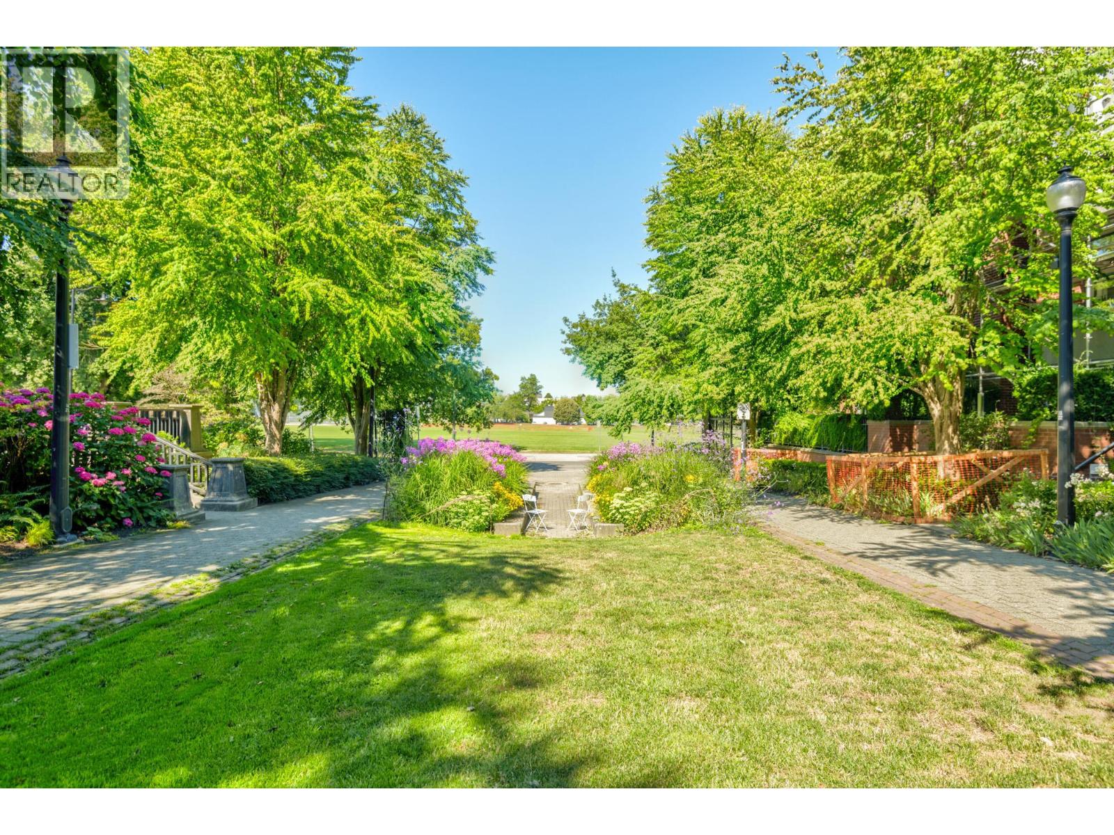 Photo 18 of 307 2288 Marstrand Avenue, Vancouver BC
