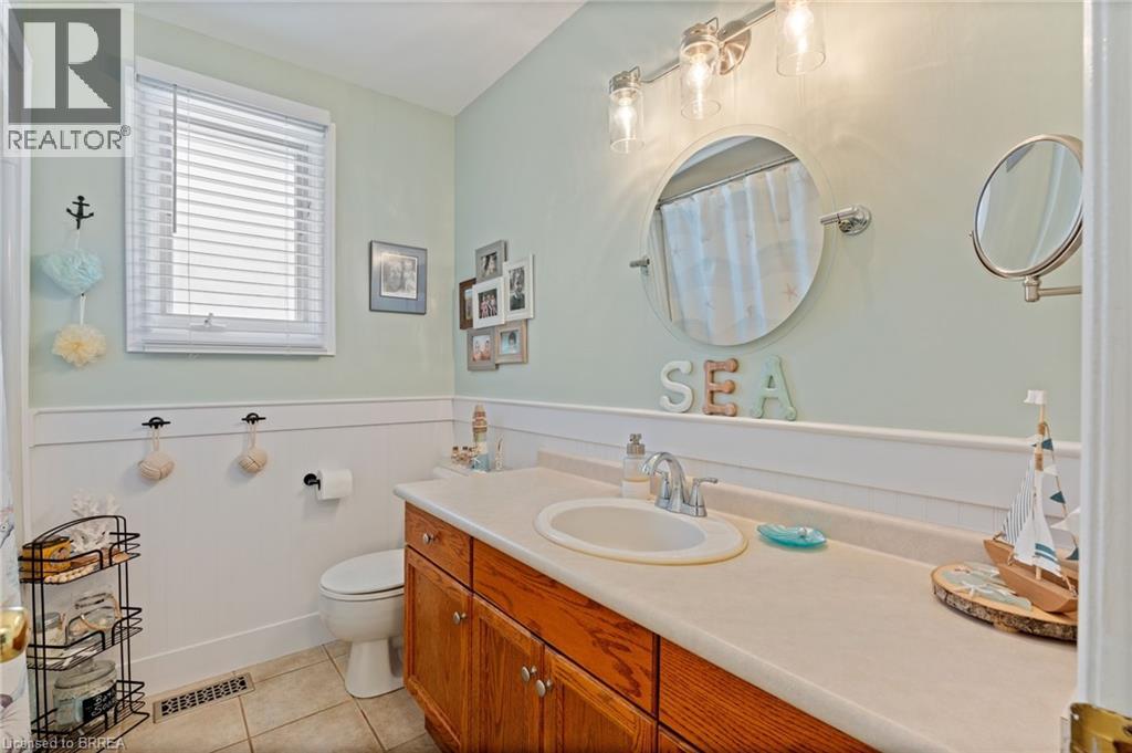 Photo 17 of 44 Macpherson Drive, Paris ON