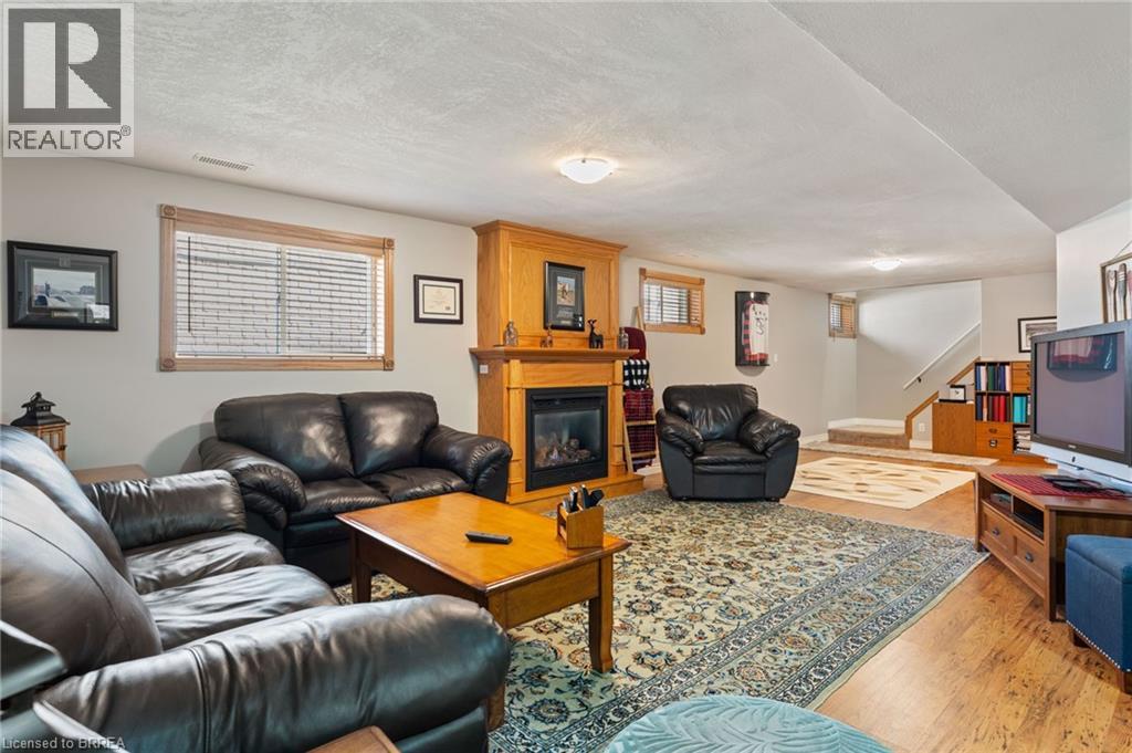 Photo 20 of 44 Macpherson Drive, Paris ON