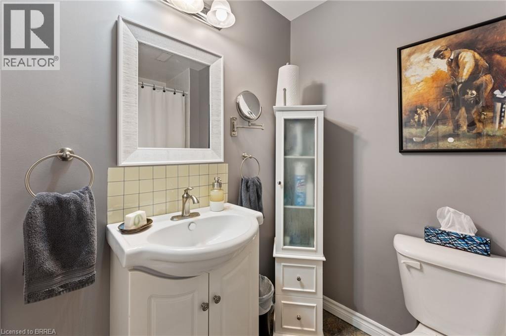 Photo 22 of 44 Macpherson Drive, Paris ON