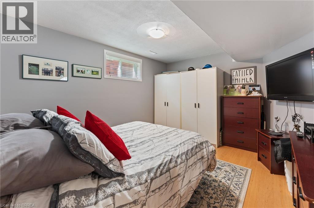Photo 23 of 44 Macpherson Drive, Paris ON