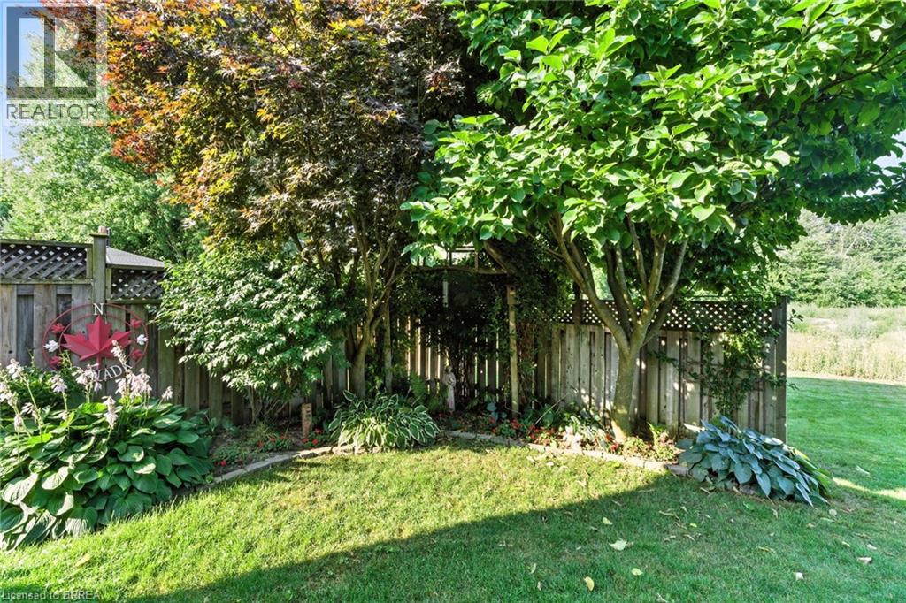 Photo 35 of 44 Macpherson Drive, Paris ON