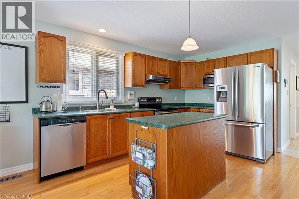 Photo 4 of 44 Macpherson Drive, Paris ON