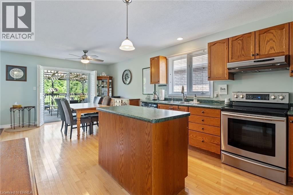 Photo 5 of 44 Macpherson Drive, Paris ON