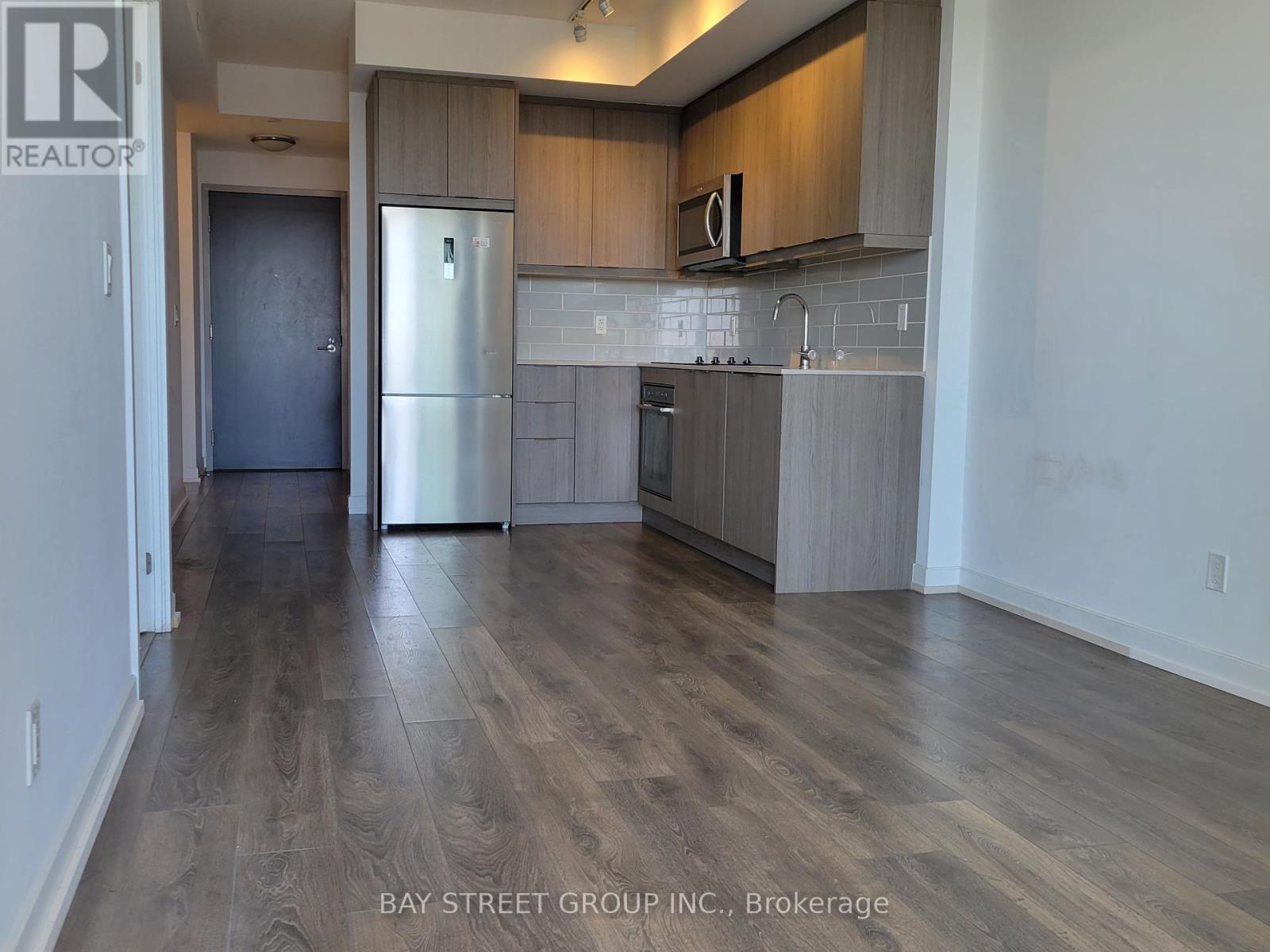 Photo 4 of 2106 38 Forest Manor Road, Toronto ON
