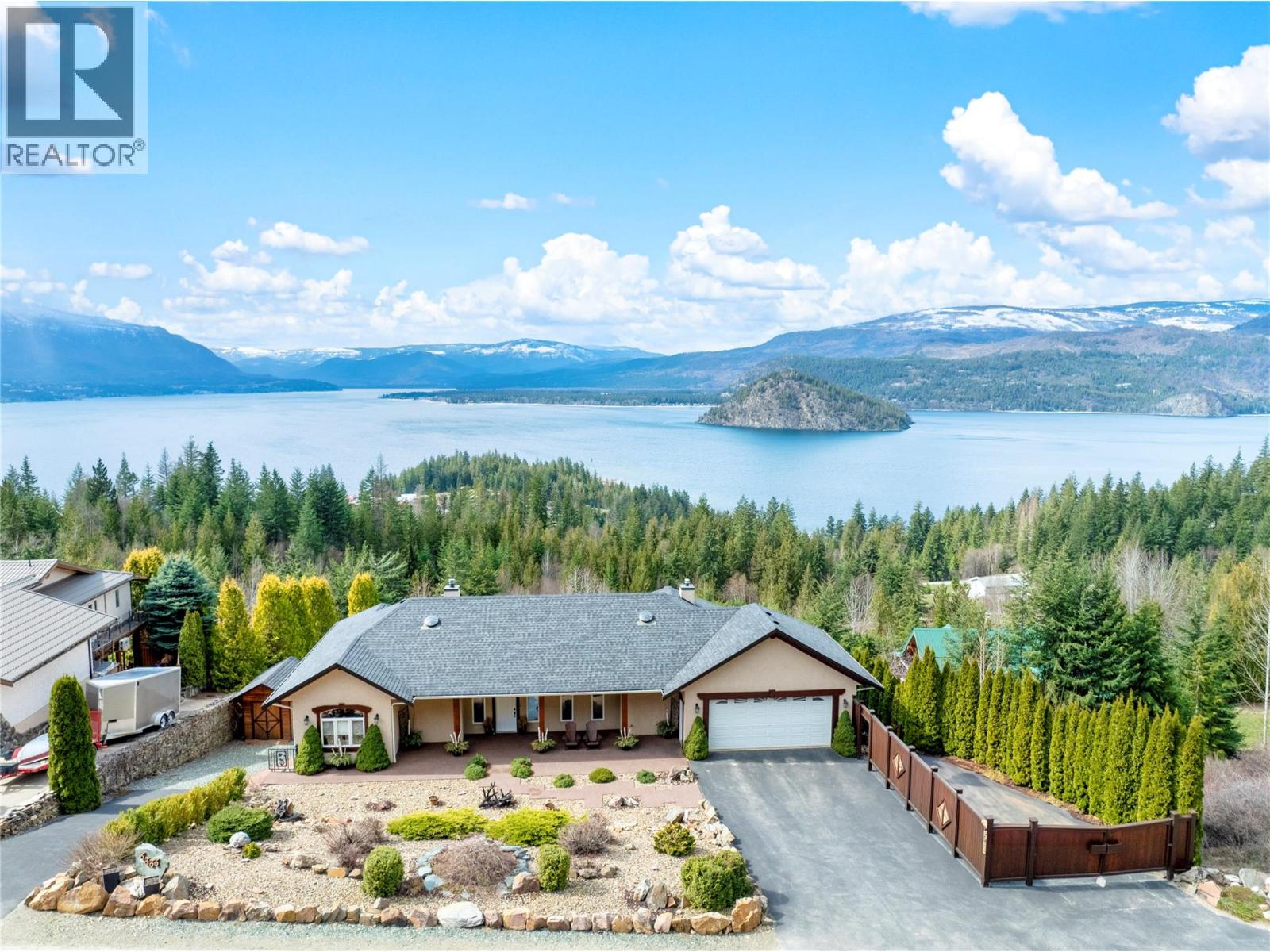 Photo 2 of 3333 Roncastle Road, Blind Bay BC
