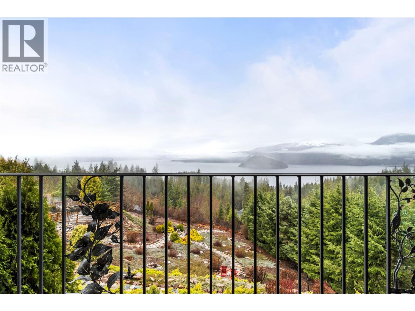 Photo 18 of 3333 Roncastle Road, Blind Bay BC