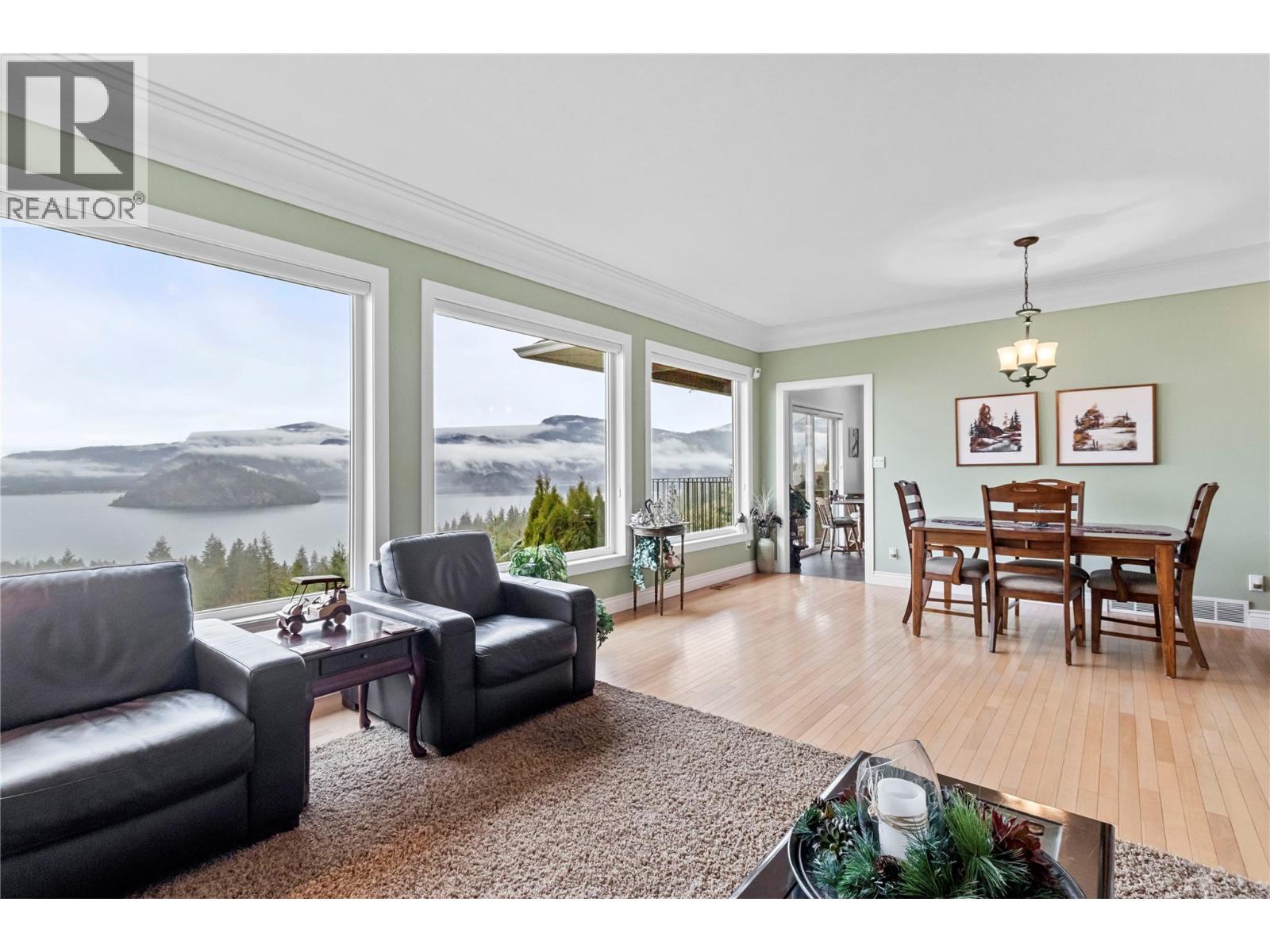 Photo 8 of 3333 Roncastle Road, Blind Bay BC
