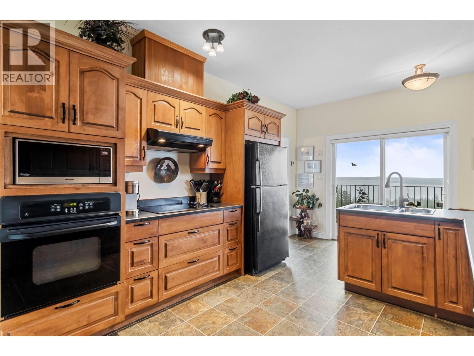 Photo 19 of 3333 Roncastle Road, Blind Bay BC