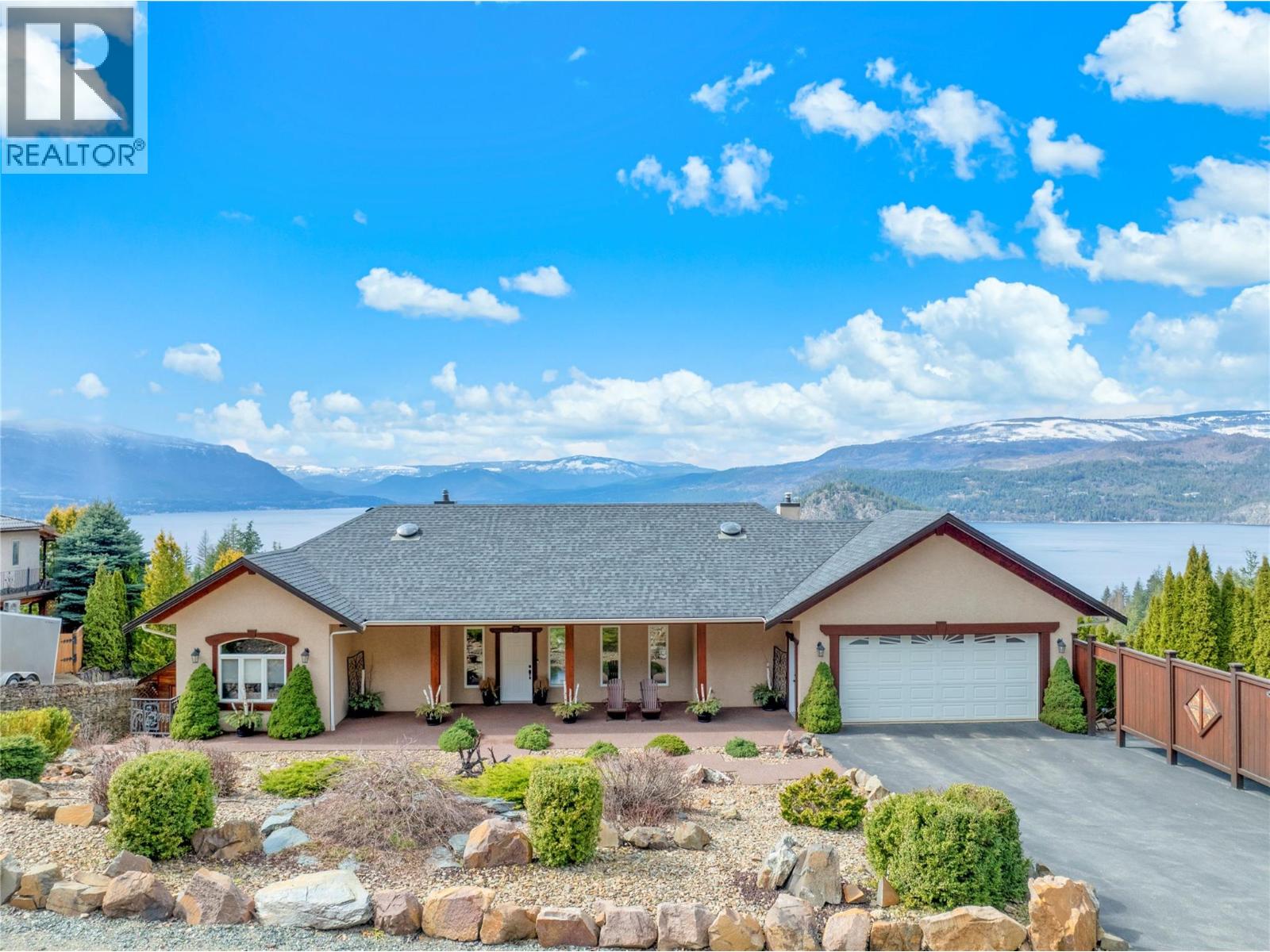 Photo 3 of 3333 Roncastle Road, Blind Bay BC