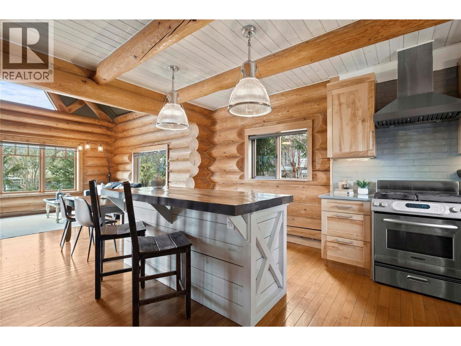 Photo 10 of 3667 Braelyn Road, Tappen BC