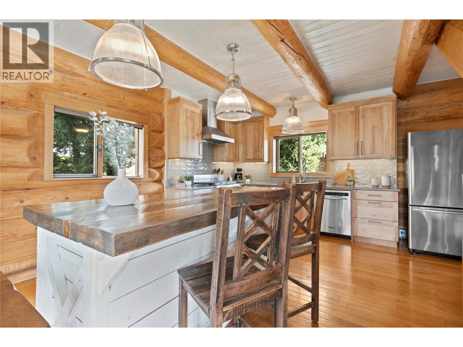 Photo 9 of 3667 Braelyn Road, Tappen BC