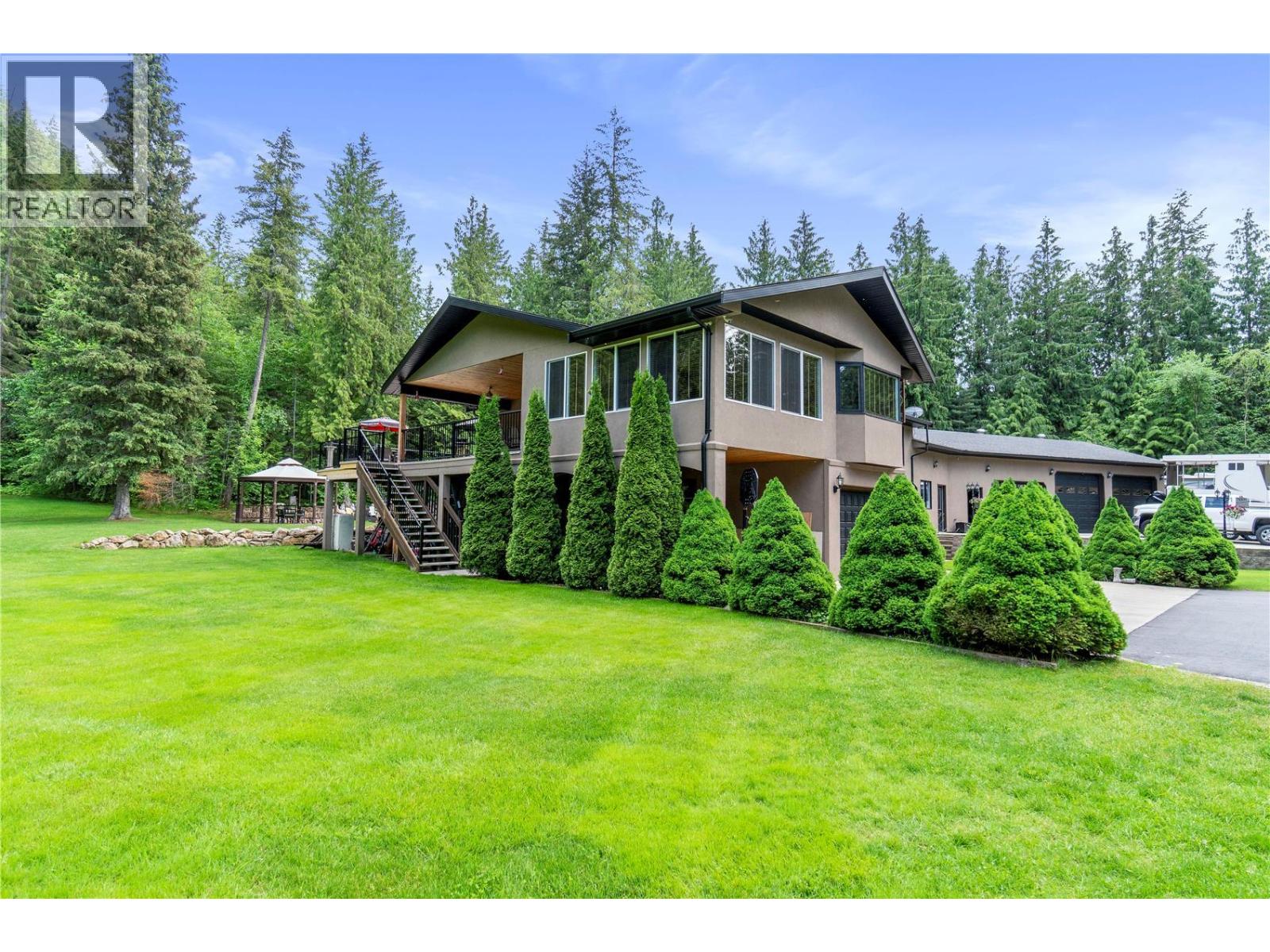 Photo 3 of 2746 Balmoral Road, Blind Bay BC