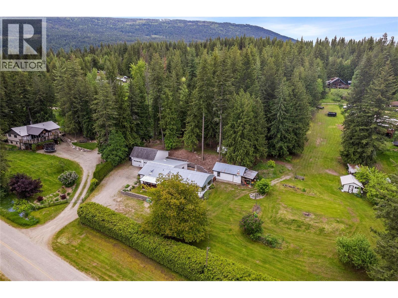 Photo 4 of 2885 White Lake Road, Sorrento BC