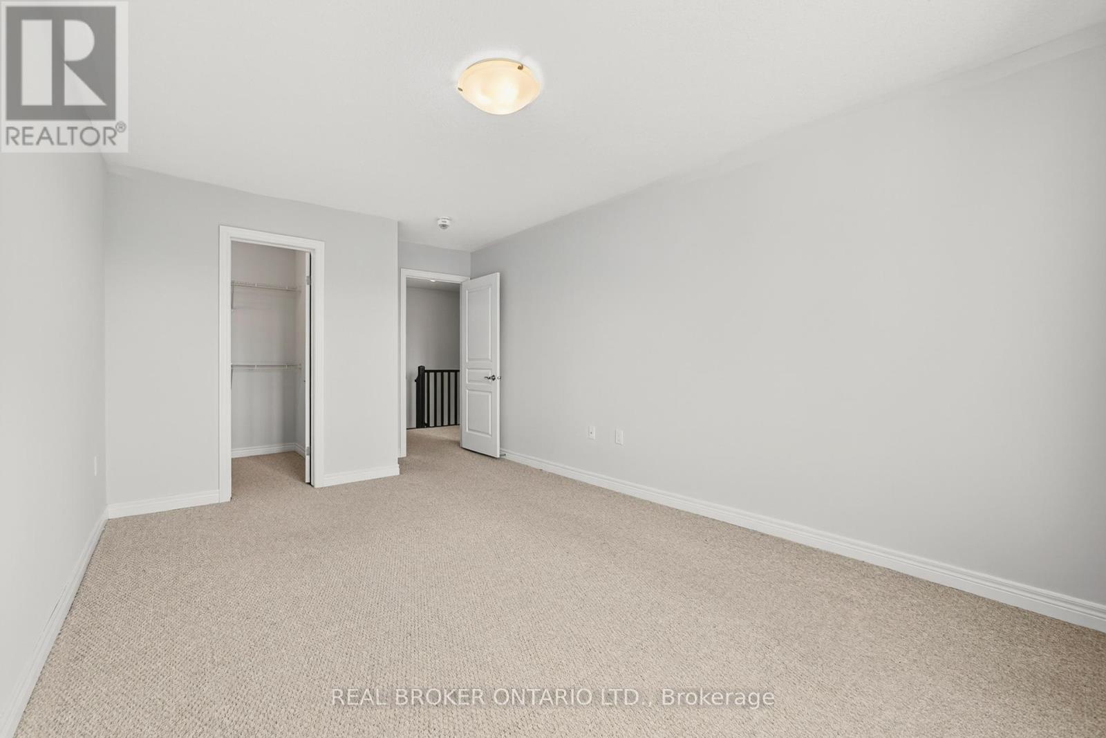 Photo 18 of 7 Ladybell Lane, Hamilton ON