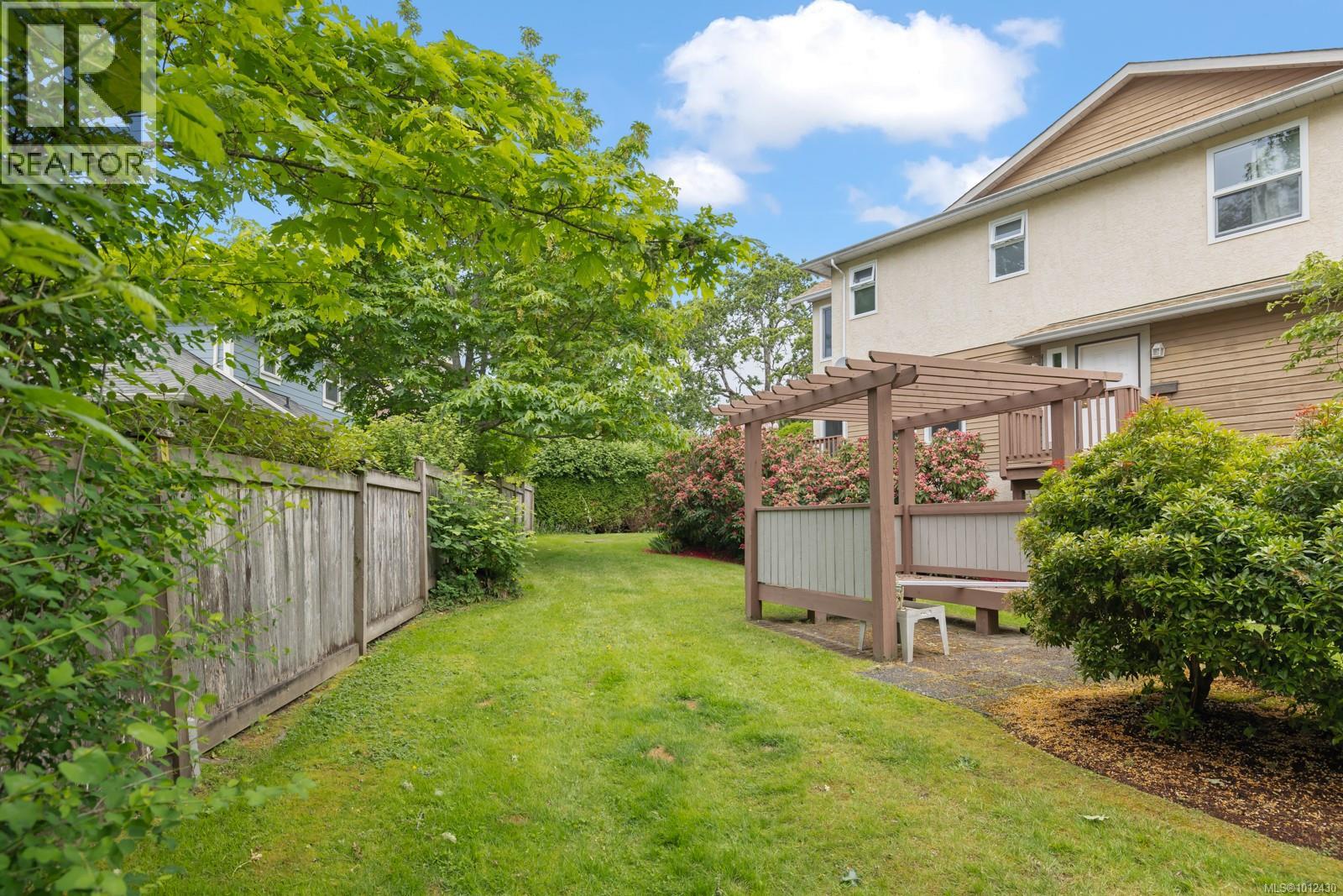 10 4580 West Saanich Rd, Saanich