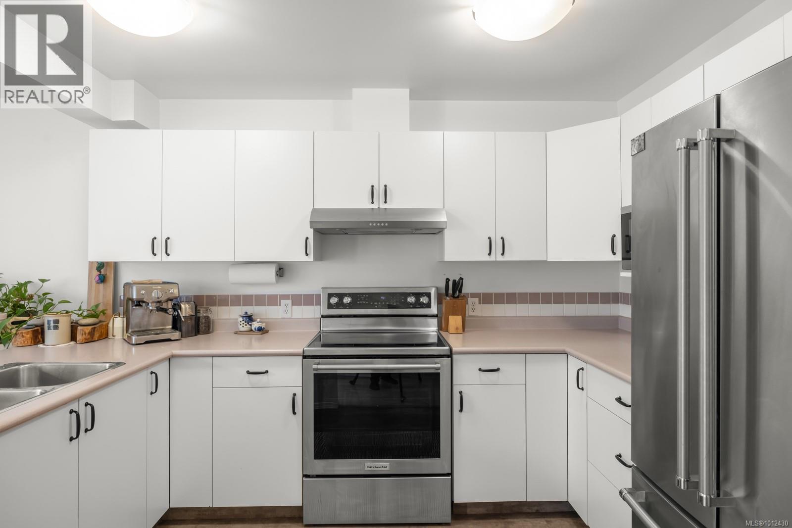 10 4580 West Saanich Rd, Saanich