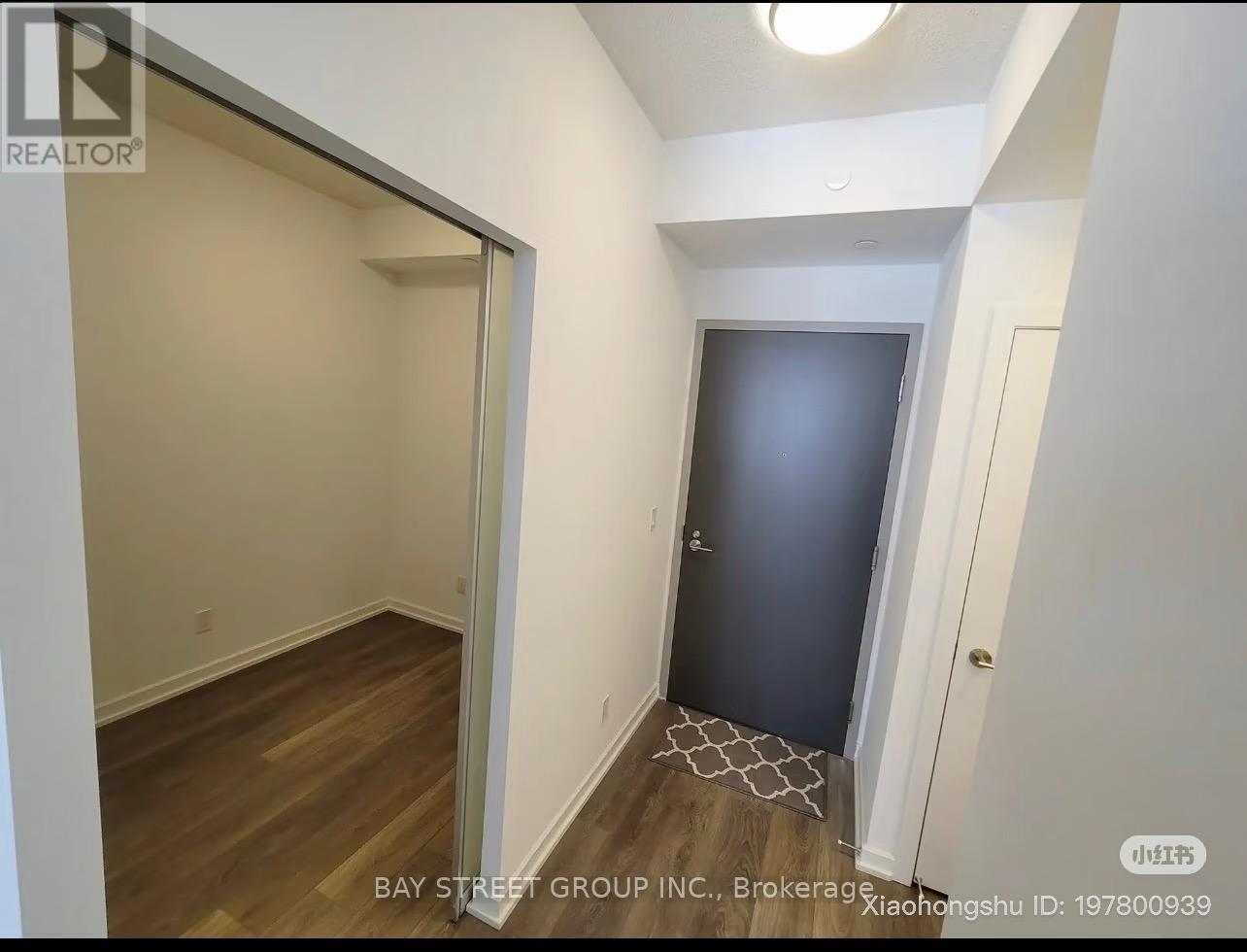 Photo 5 of 906 32 Forest Manor Road, Toronto ON
