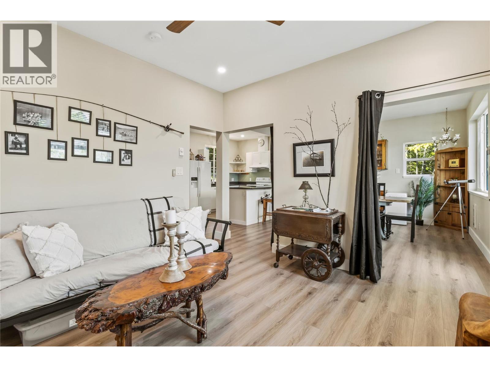 Photo 16 of 24 4119 Galligan Road, Eagle Bay BC