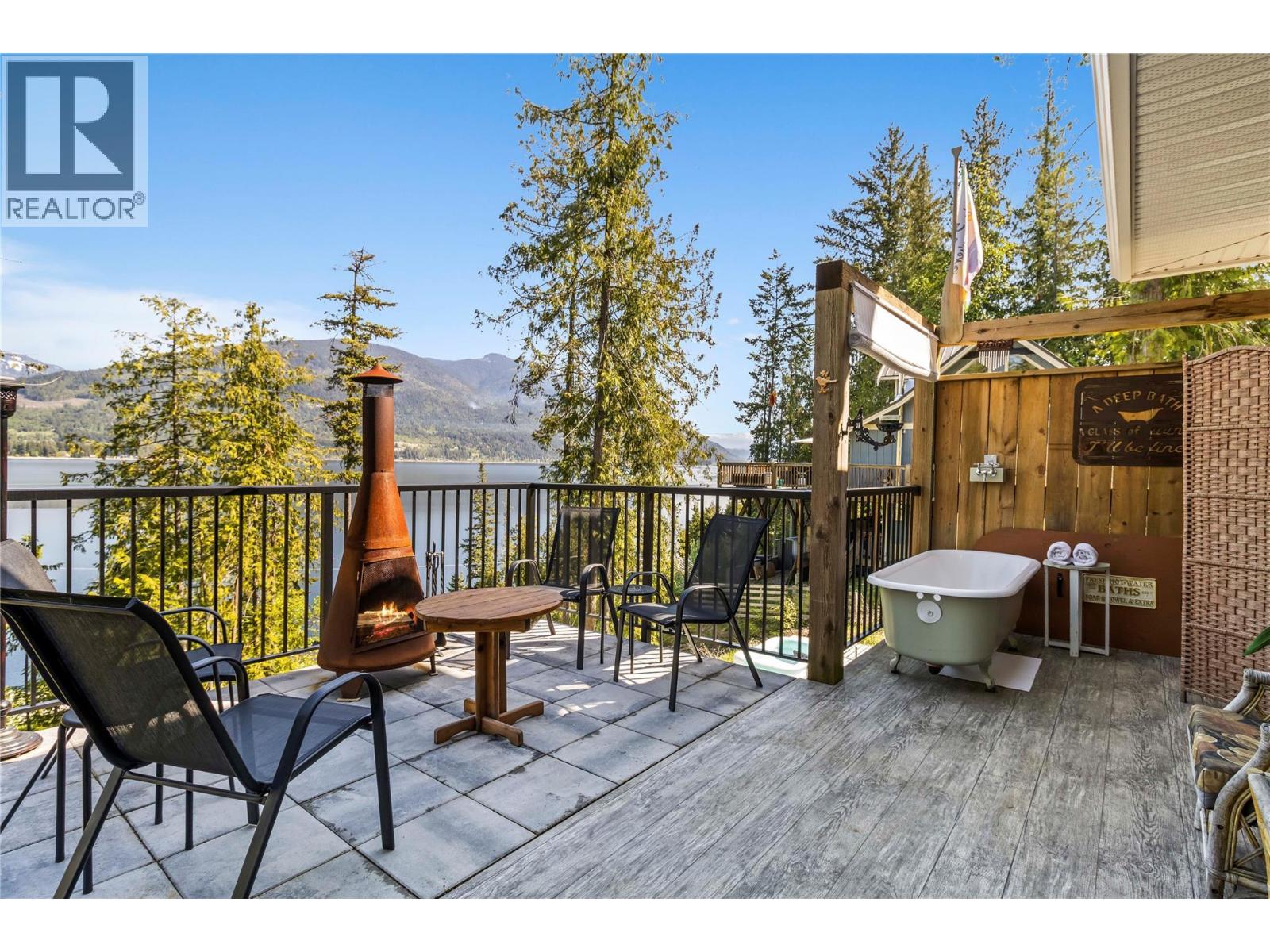 Photo 1 of 24 4119 Galligan Road, Eagle Bay BC