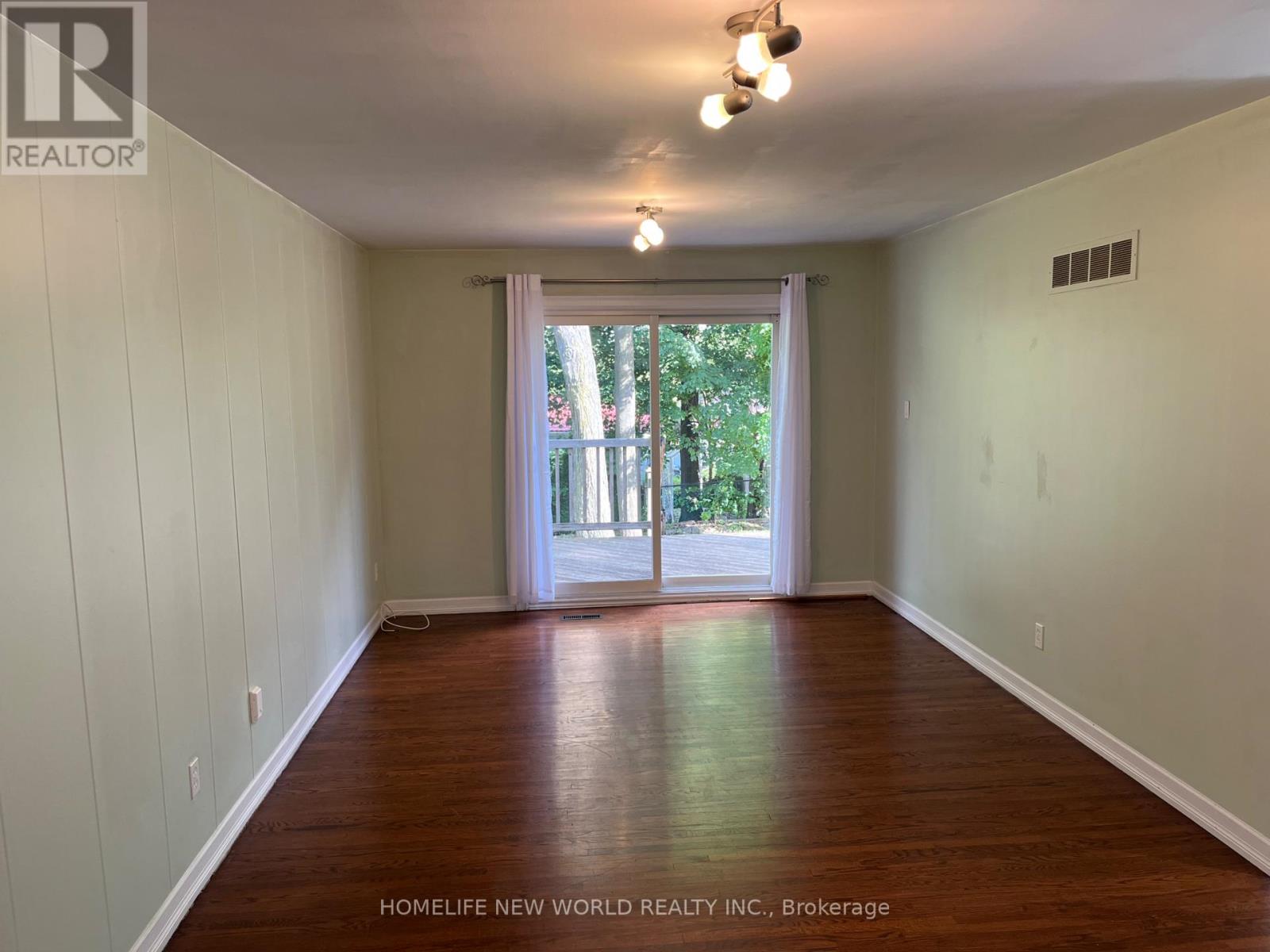 Photo 10 of 1403 Glen Rutley Circle, Mississauga ON