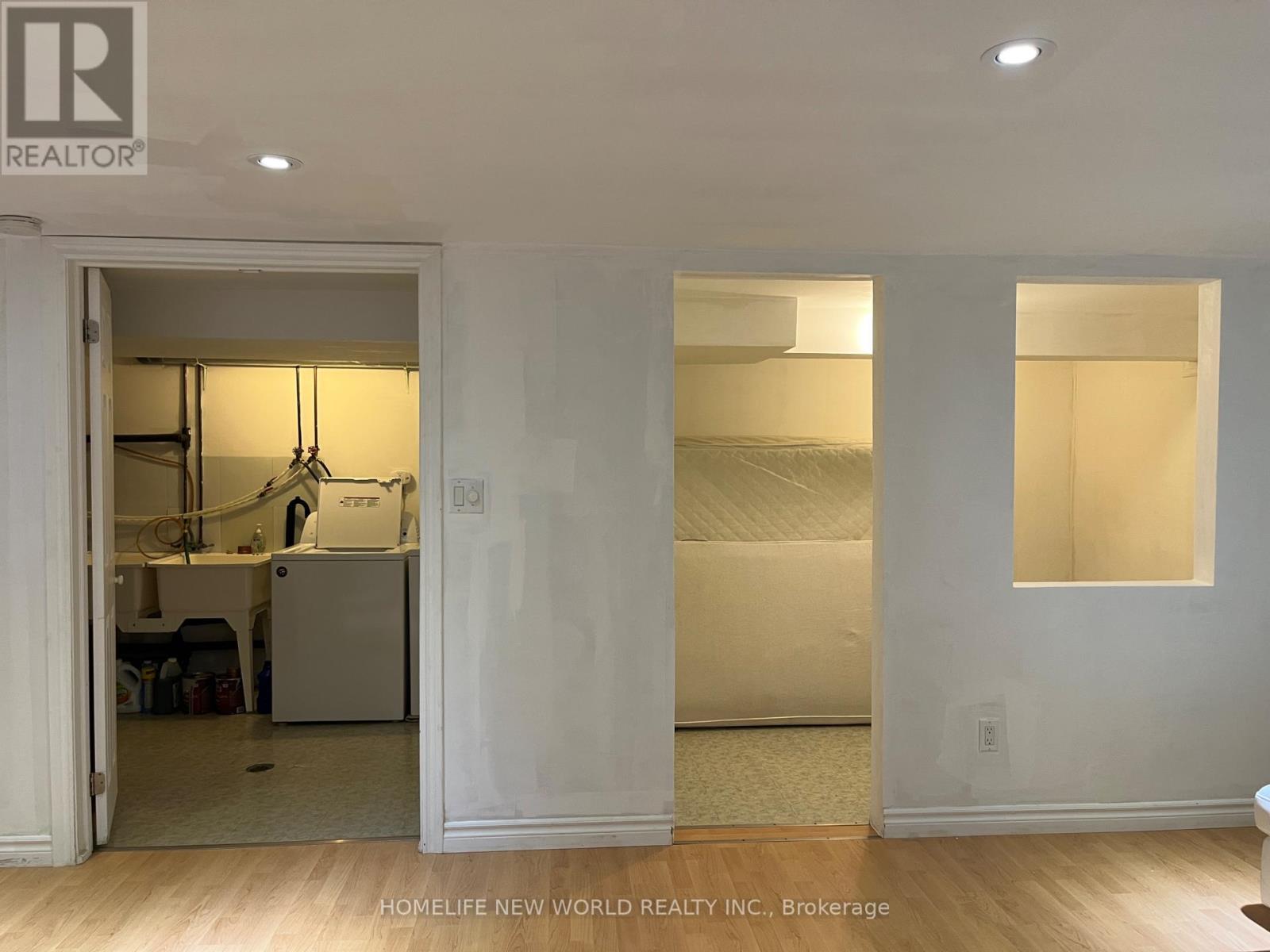 Photo 20 of 1403 Glen Rutley Circle, Mississauga ON