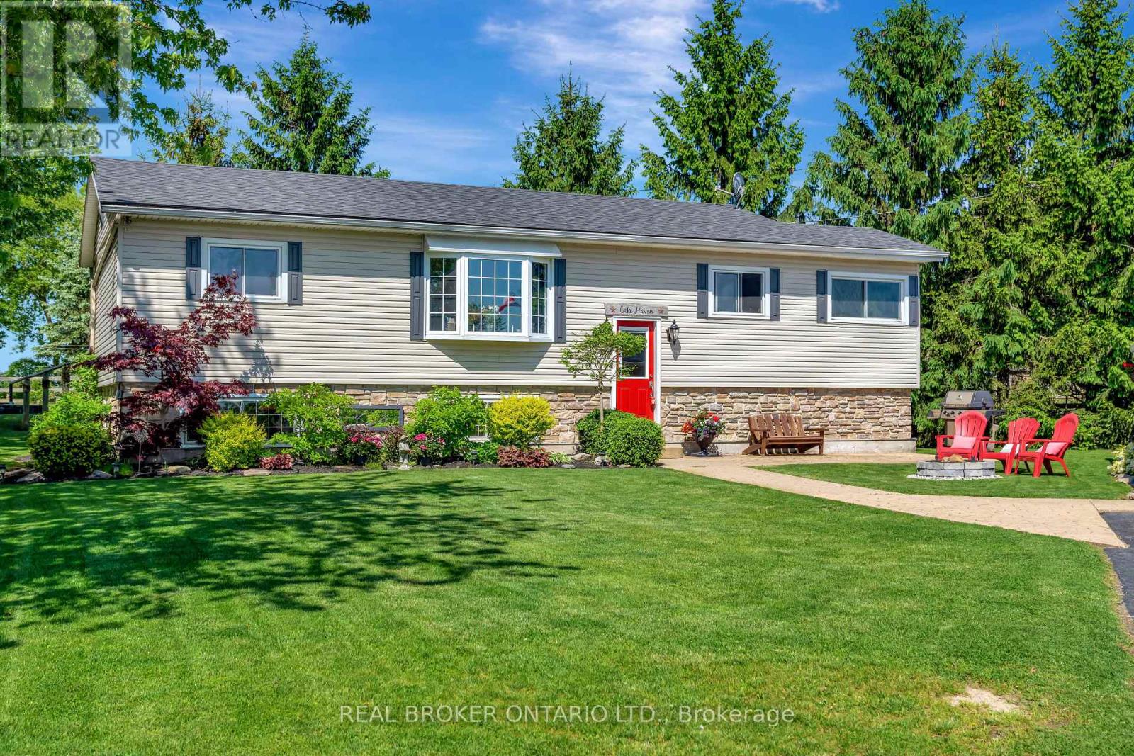 Photo 13 of 1697 Lakeshore Road, Haldimand ON