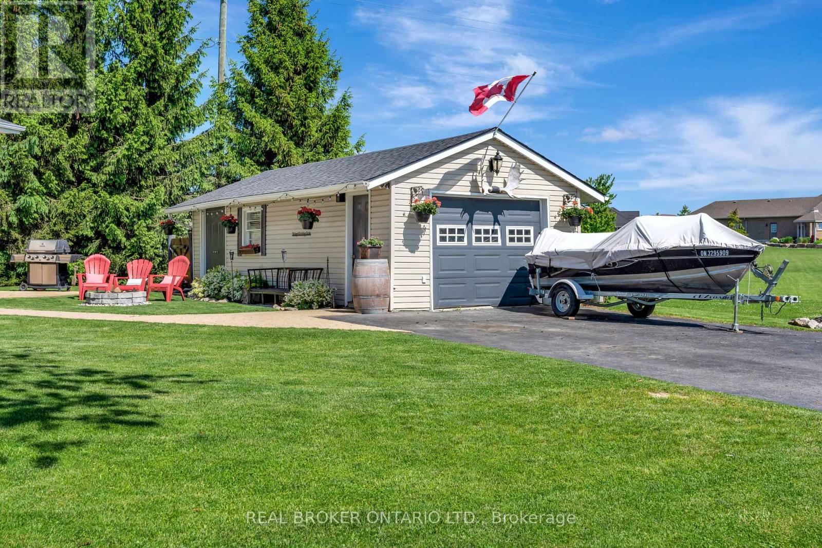 Photo 17 of 1697 Lakeshore Road, Haldimand ON