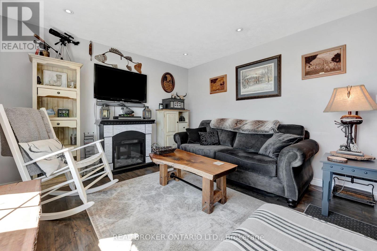 Photo 22 of 1697 Lakeshore Road, Haldimand ON