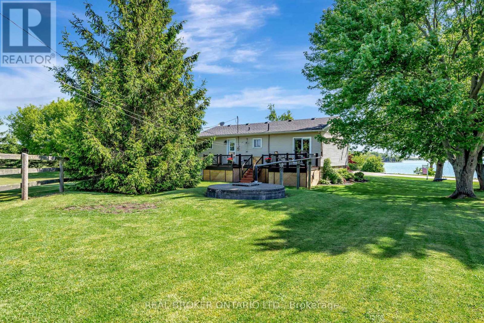 Photo 6 of 1697 Lakeshore Road, Haldimand ON