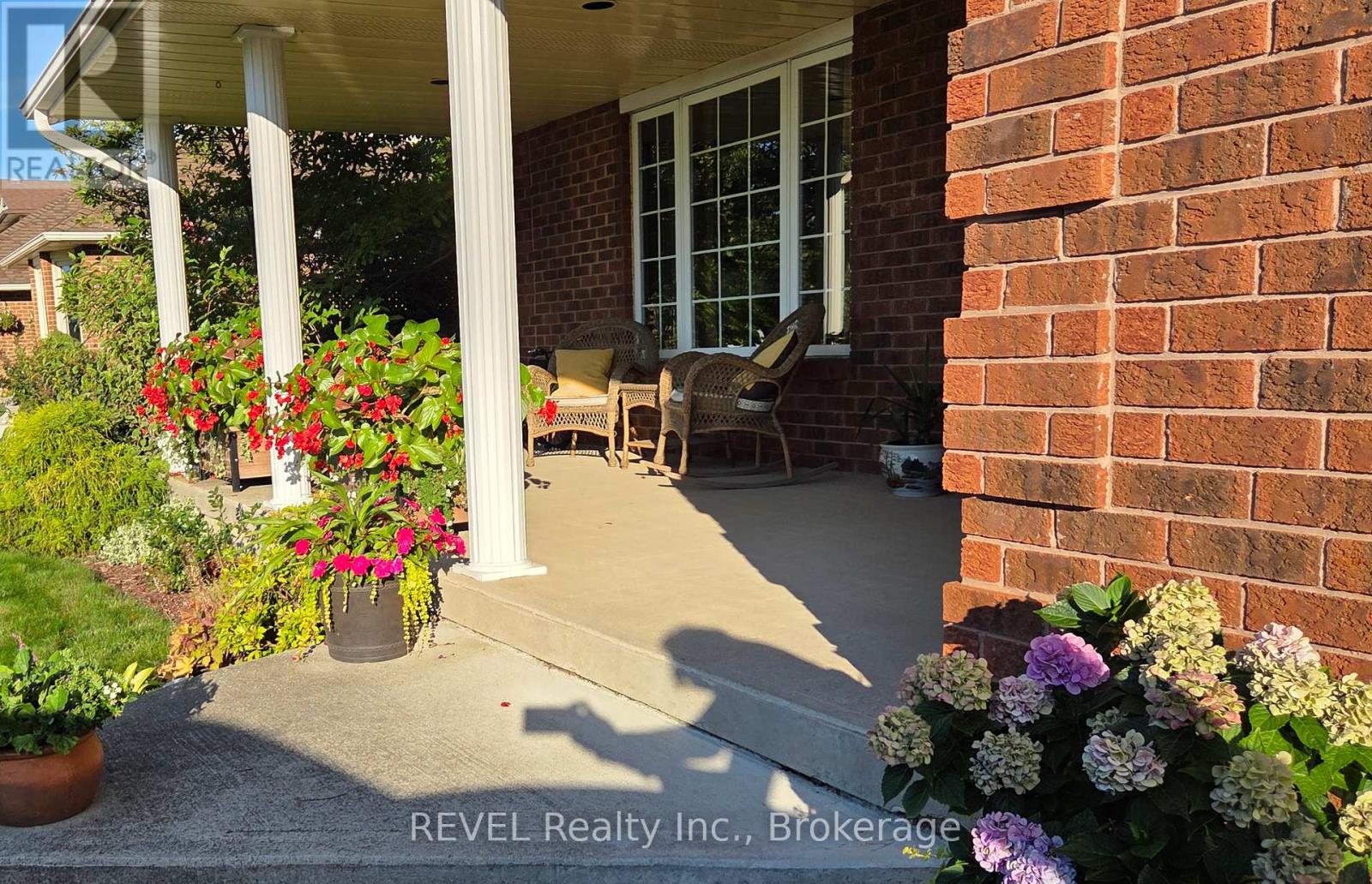 Photo 4 of 43 Flannery Lane, Thorold ON