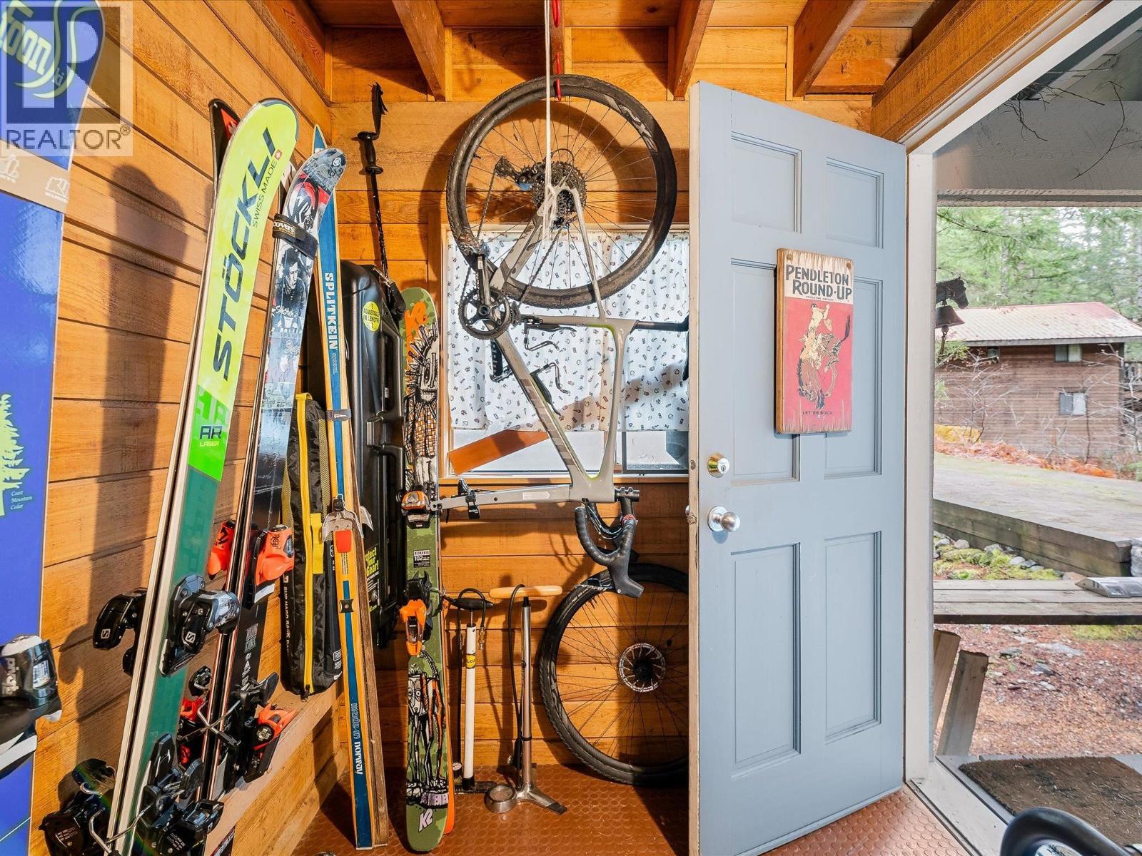 72 BLACK TUSK DRIVE, Whistler