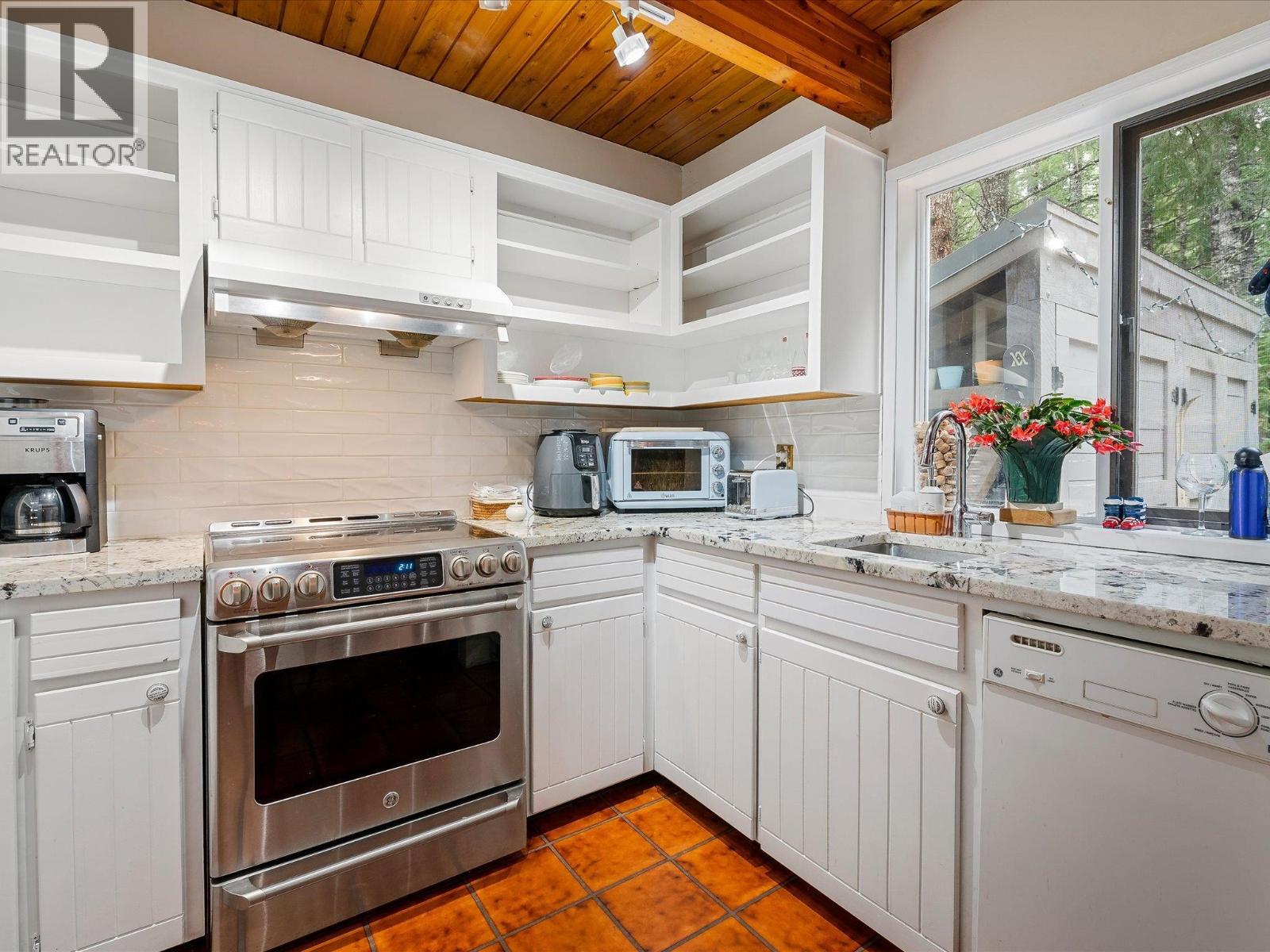 72 BLACK TUSK DRIVE, Whistler