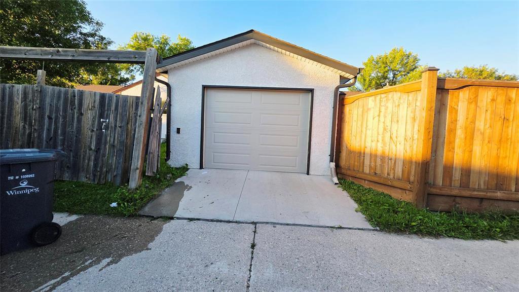 Photo 37 of 1216 Aberdeen Avenue, Winnipeg MB