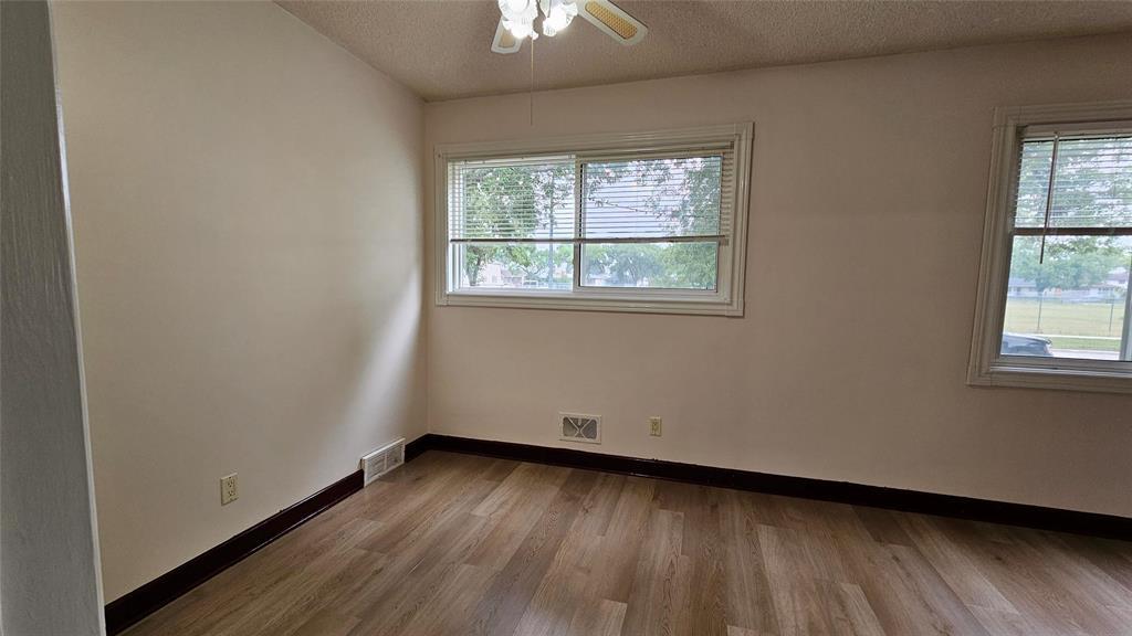 Photo 8 of 1216 Aberdeen Avenue, Winnipeg MB