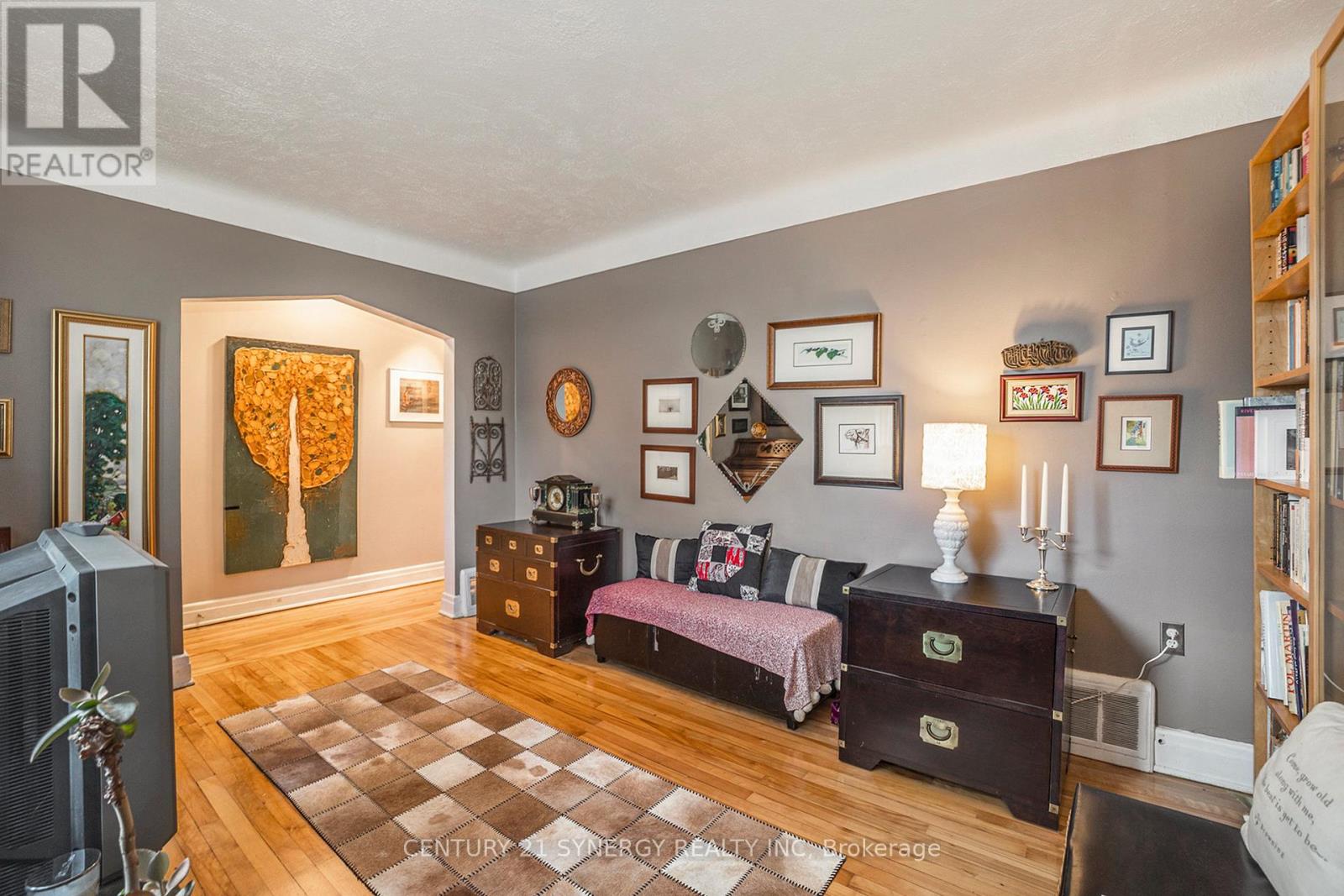 Photo 12 of 327 Richelieu Avenue, Ottawa ON