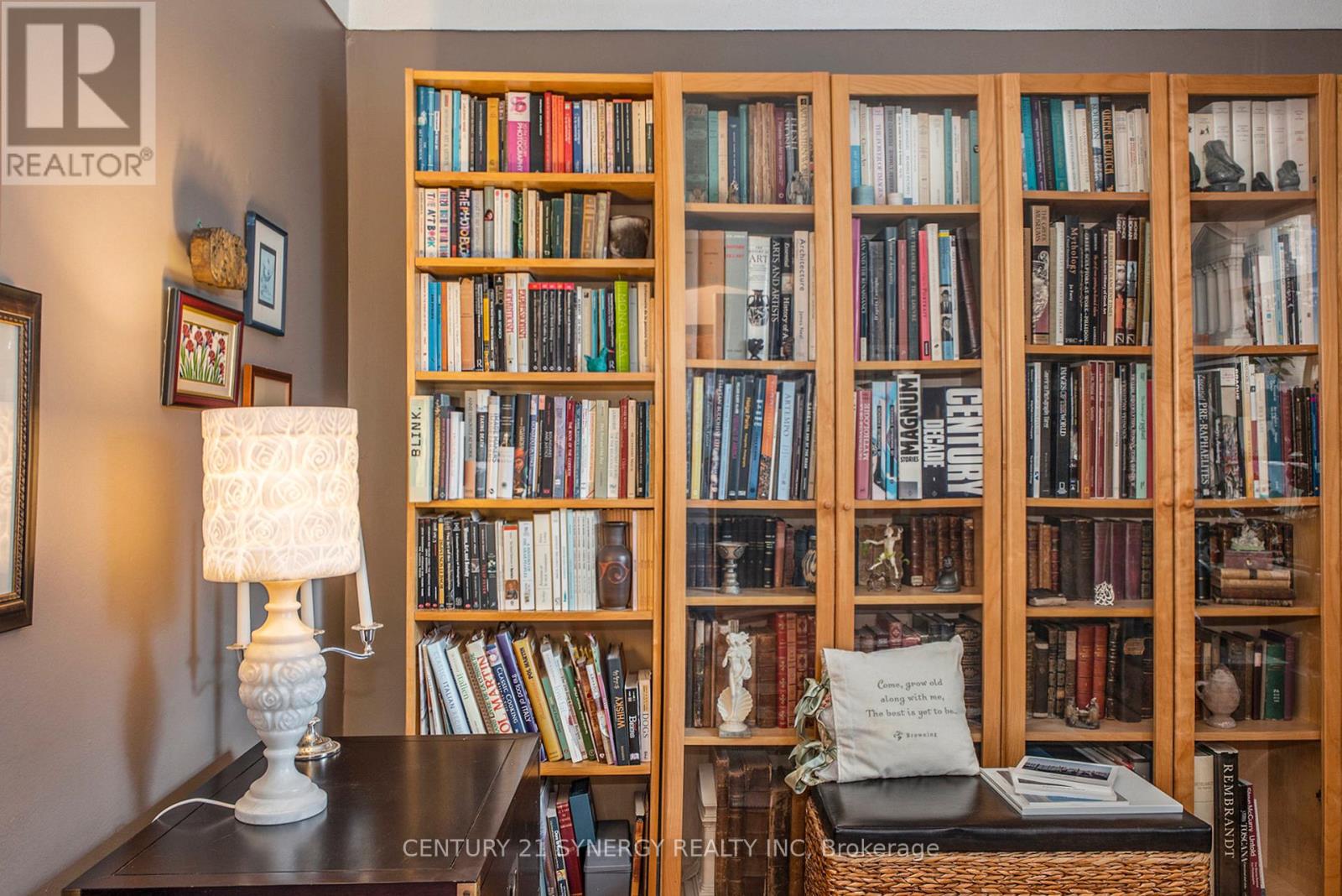 Photo 13 of 327 Richelieu Avenue, Ottawa ON