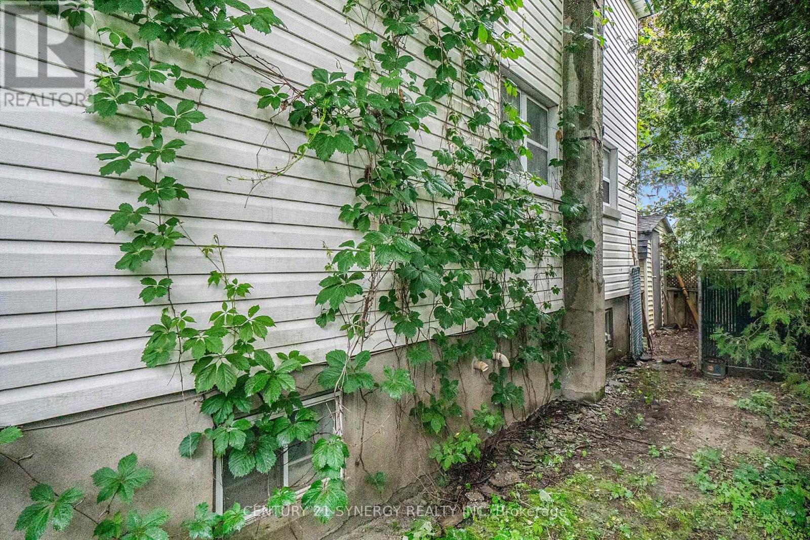 Photo 38 of 327 Richelieu Avenue, Ottawa ON