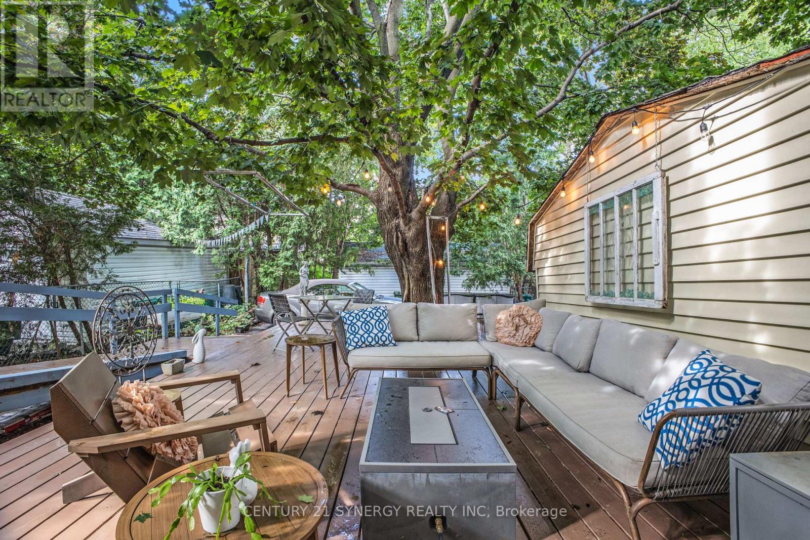 Photo 6 of 327 Richelieu Avenue, Ottawa ON