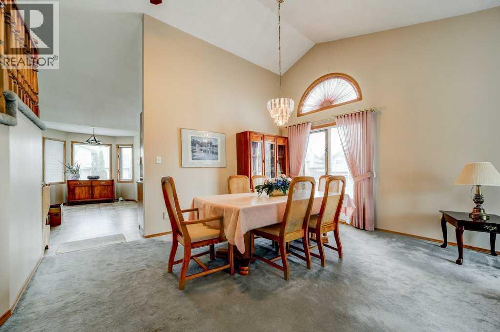 Photo 8 of 3 Edgewood Crescent W, Lethbridge AB