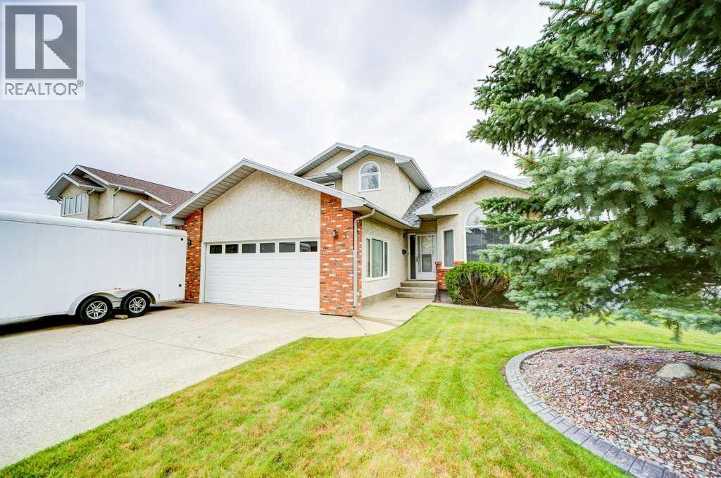Photo 3 of 3 Edgewood Crescent W, Lethbridge AB