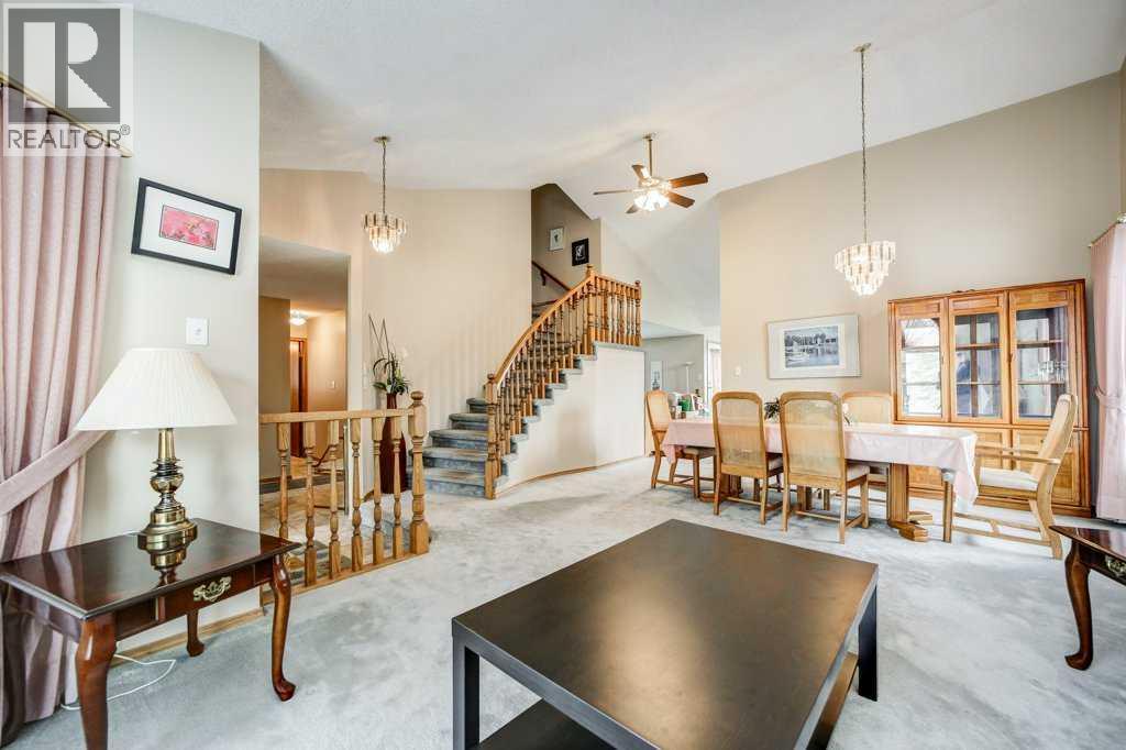 Photo 7 of 3 Edgewood Crescent W, Lethbridge AB