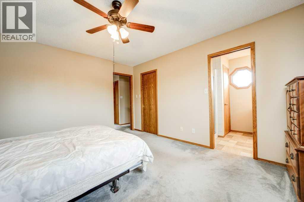 Photo 20 of 3 Edgewood Crescent W, Lethbridge AB